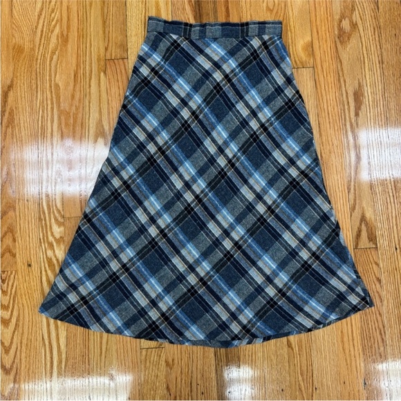 Plaid A-Line Midi Skirt in Blue and Gray - Picture 3 of 9